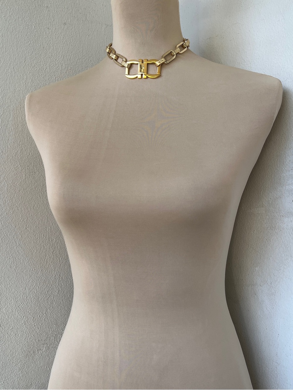 Custom Salvatore Ferragamo Vintage Gold Statement Choker Necklace 15” - Picture 7 of 11